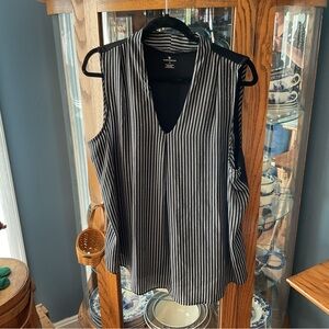 Worthington Black and Gary Vertical Stripe V-Neck Tank XL